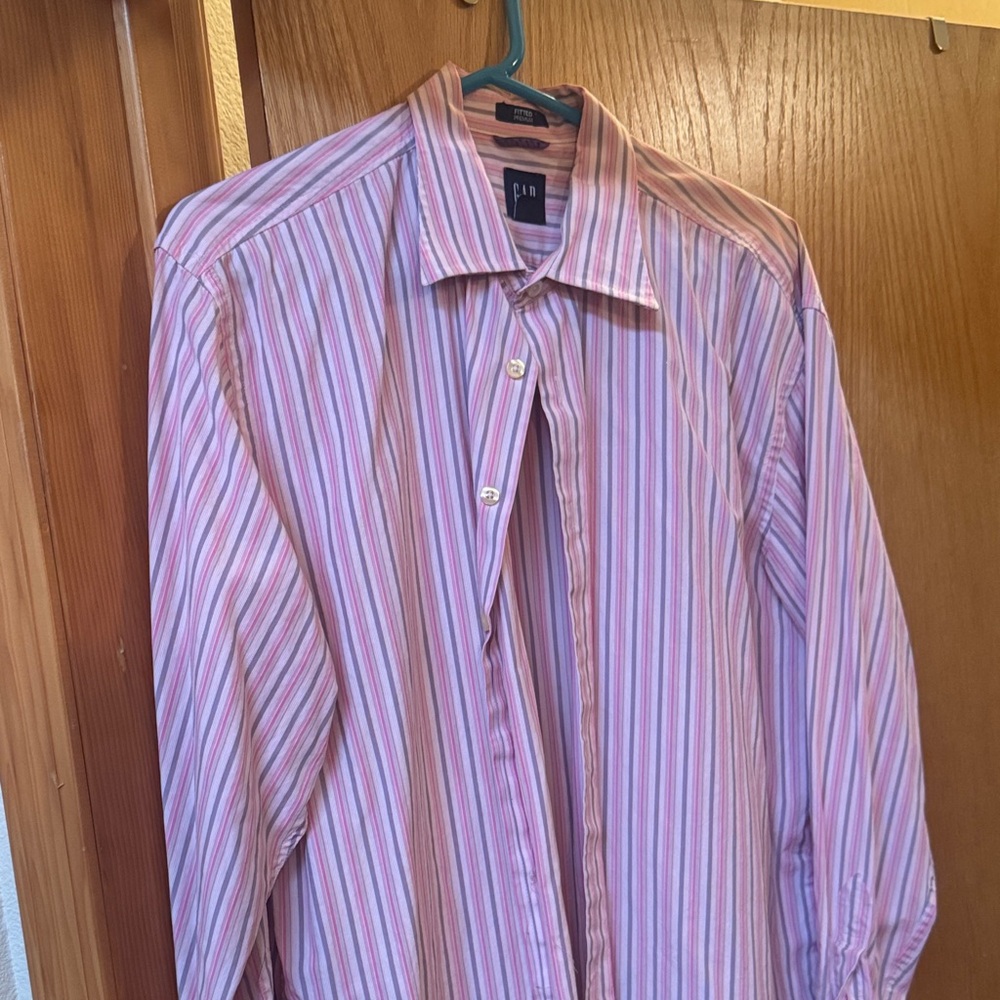 GAP Men's XL 17-17.5 Multicolor Striped Button Down Shirt